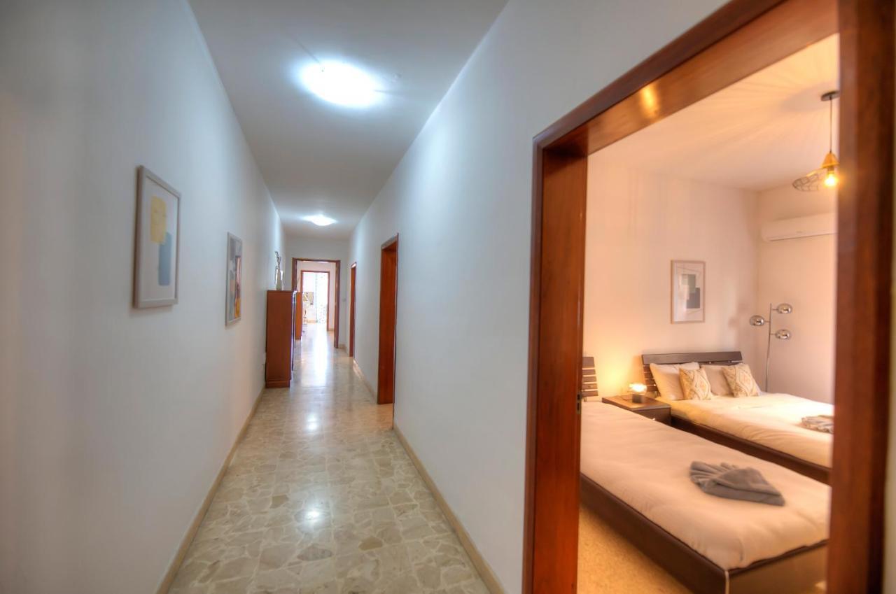 Enormous 3Bedrooms Seafront With Balcony Pdeh1-1 Σλιέμα Εξωτερικό φωτογραφία
