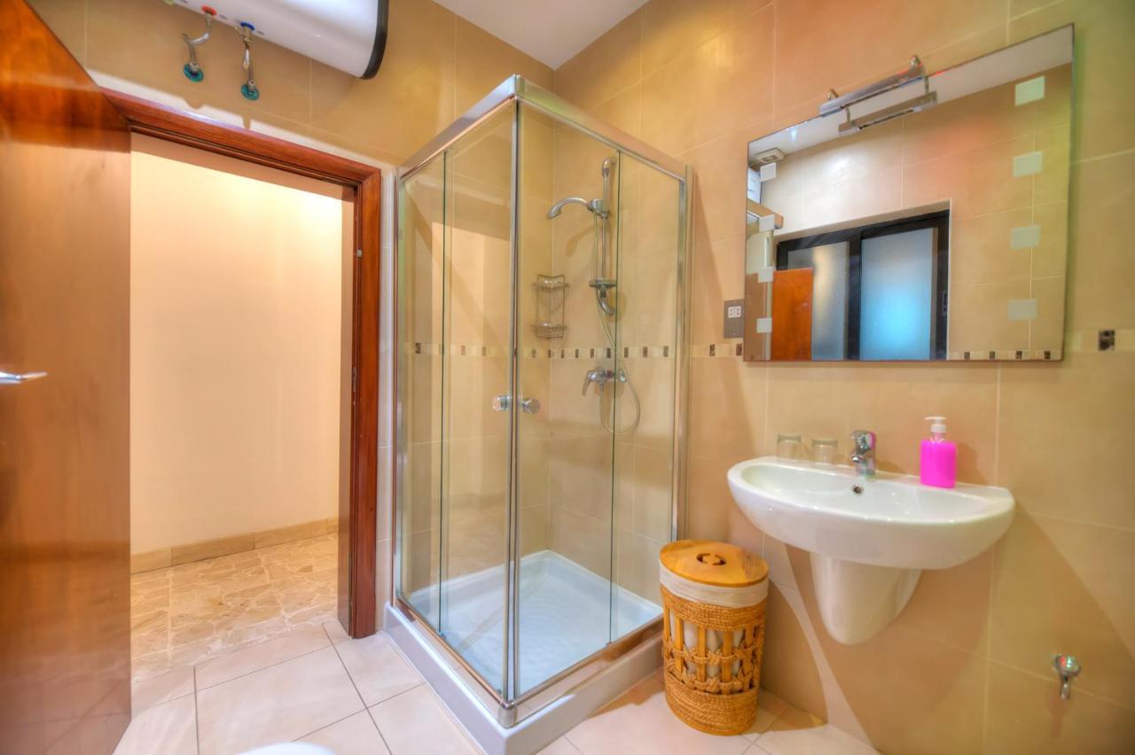 Enormous 3Bedrooms Seafront With Balcony Pdeh1-1 Σλιέμα Εξωτερικό φωτογραφία